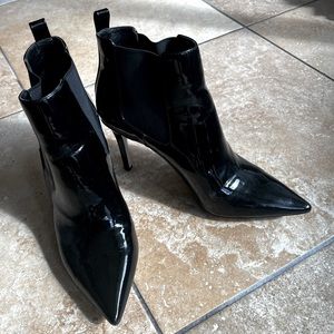 Designer boots, very gently worn. Saks 5th Avenue Brand. Very comfy to walk in.